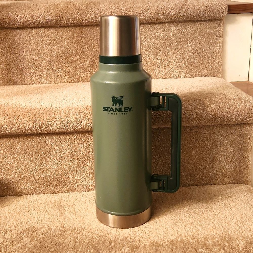 Stanley Classic Legendary Vacuum Thermos Bottle in Hammertone Green 1.9L